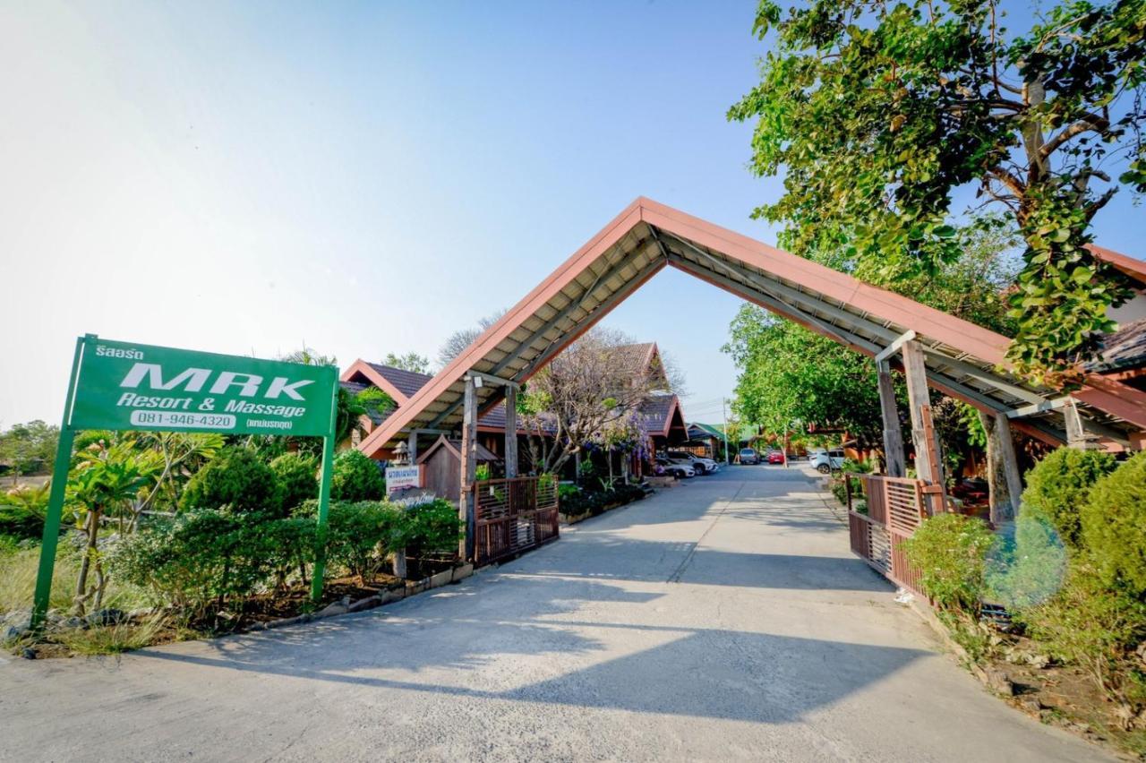 MRK Resort&Massage Lop Buri Exterior foto
