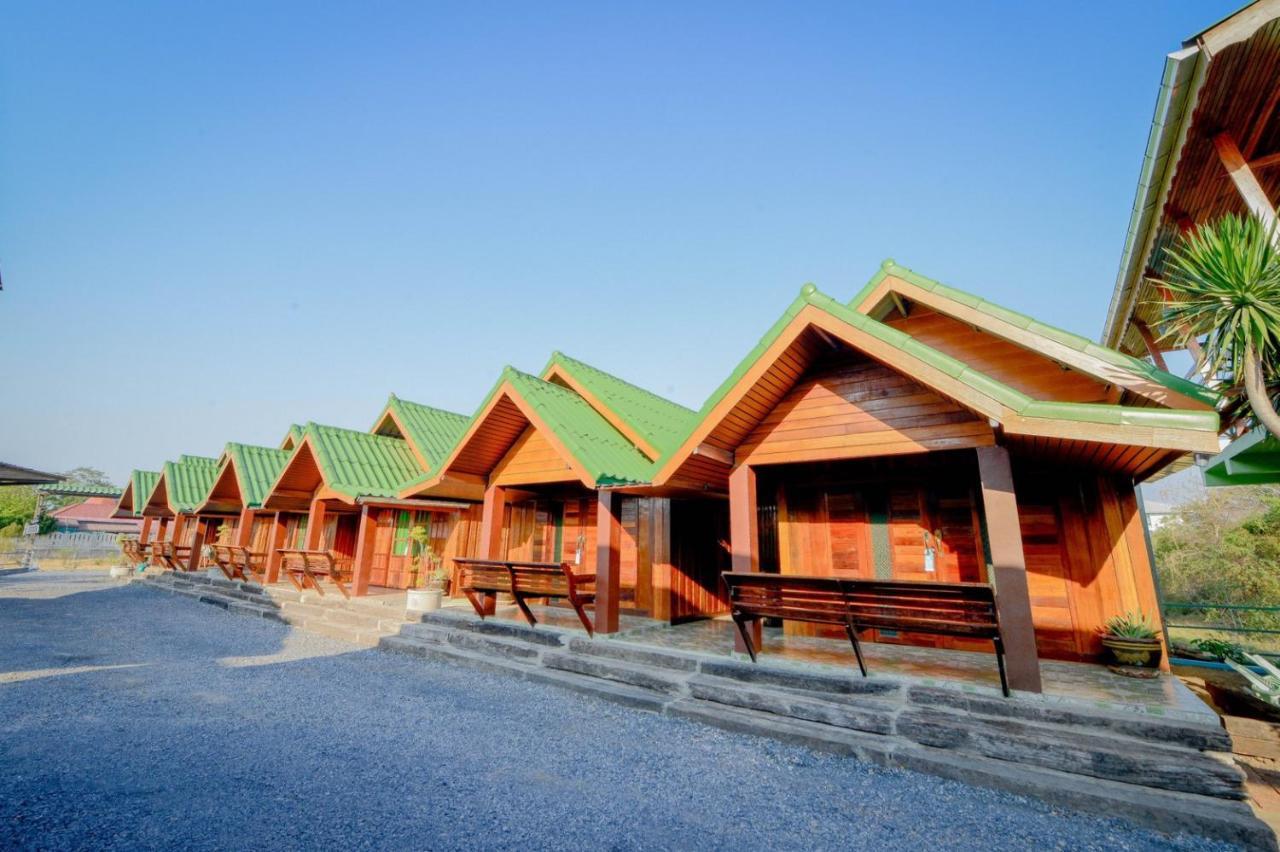 MRK Resort&Massage Lop Buri Exterior foto