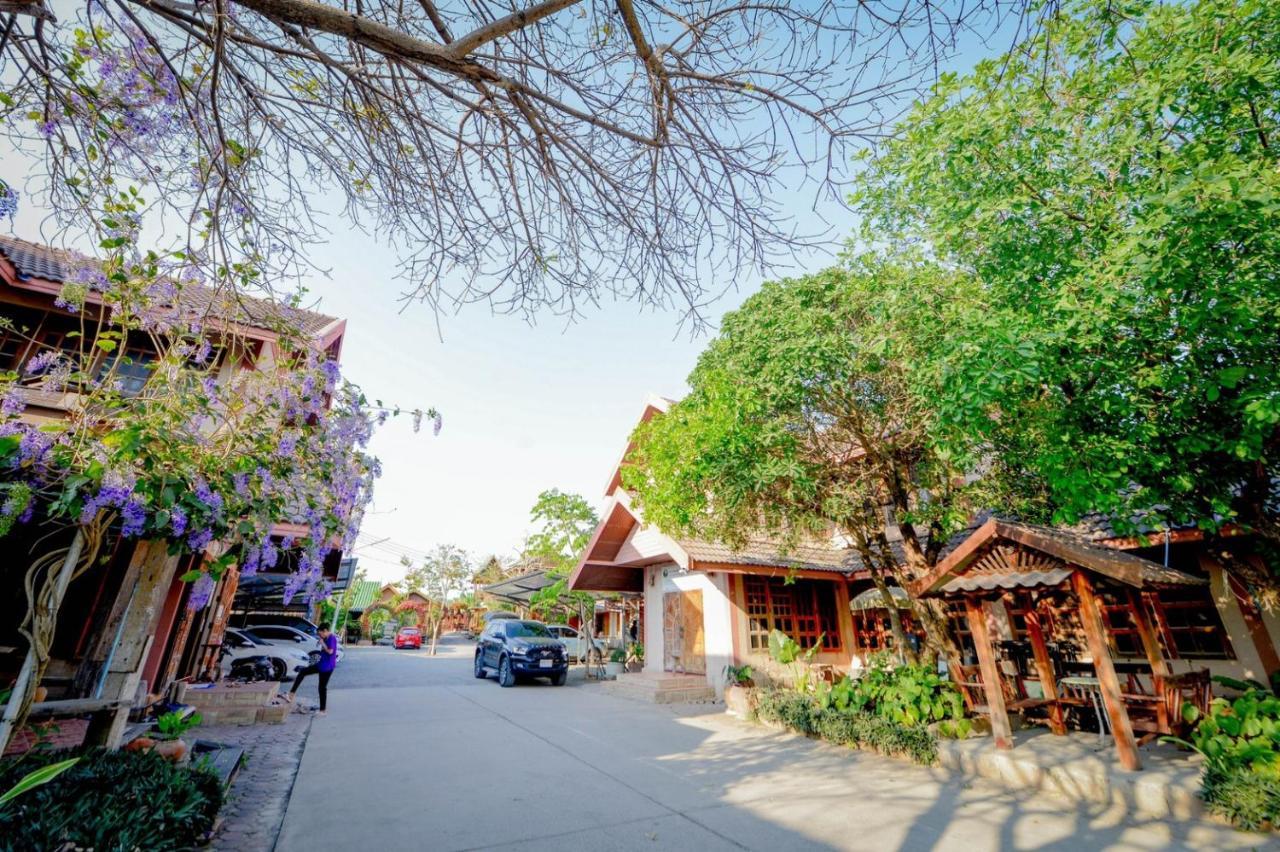 MRK Resort&Massage Lop Buri Exterior foto