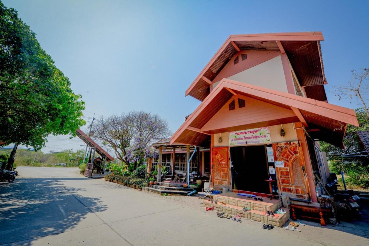 MRK Resort&Massage Lop Buri Exterior foto