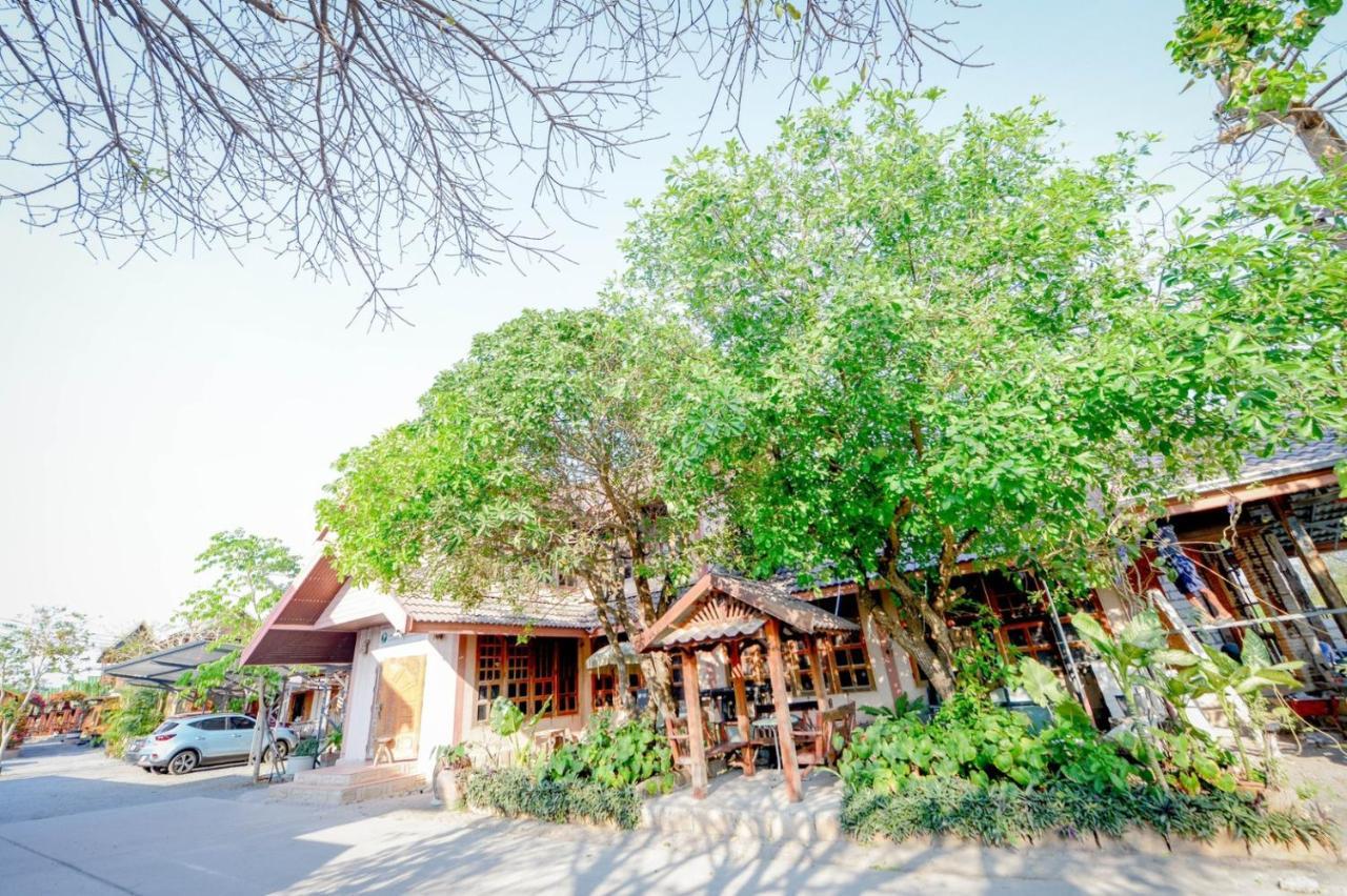 MRK Resort&Massage Lop Buri Exterior foto