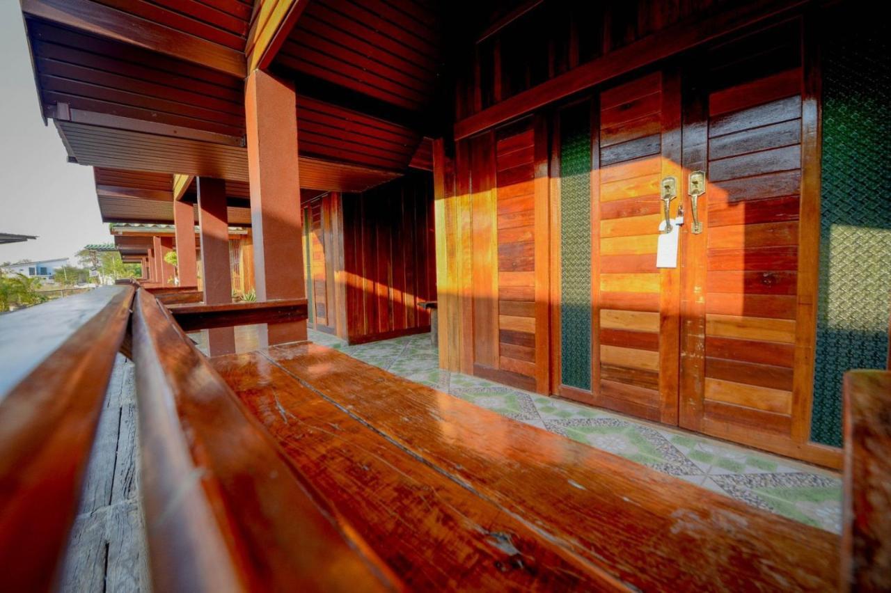 MRK Resort&Massage Lop Buri Exterior foto