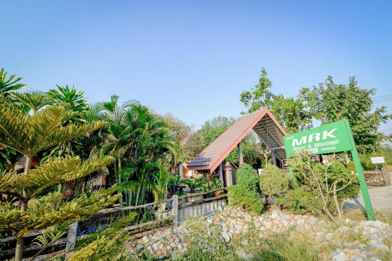 MRK Resort&Massage Lop Buri Exterior foto