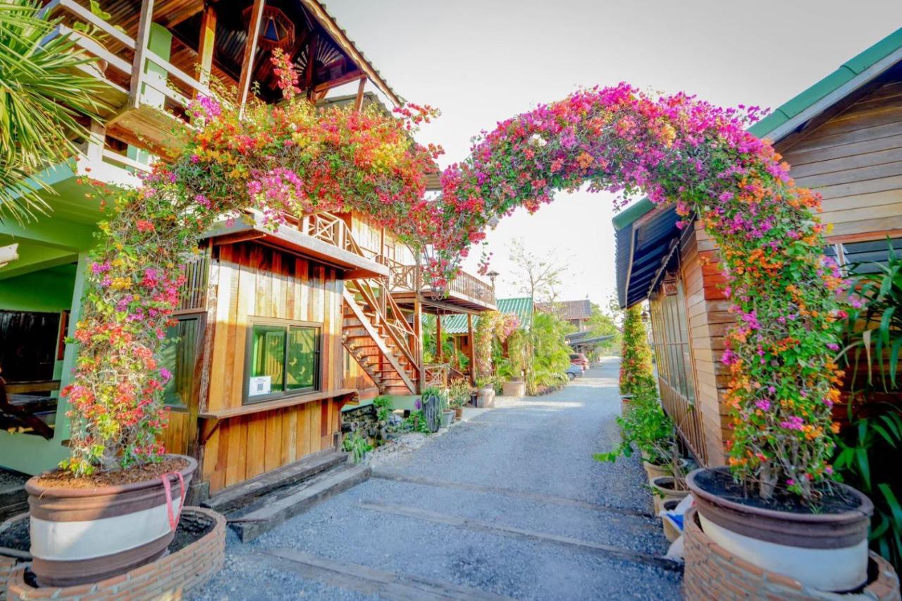 MRK Resort&Massage Lop Buri Exterior foto