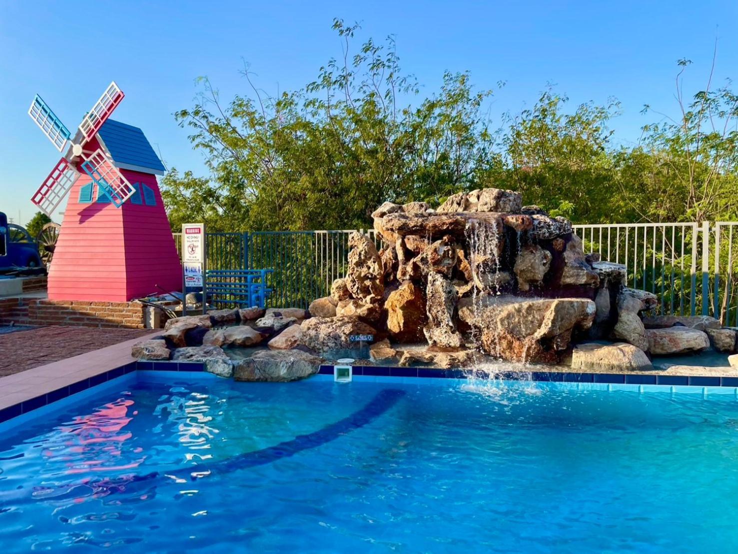 MRK Resort&Massage Lop Buri Exterior foto